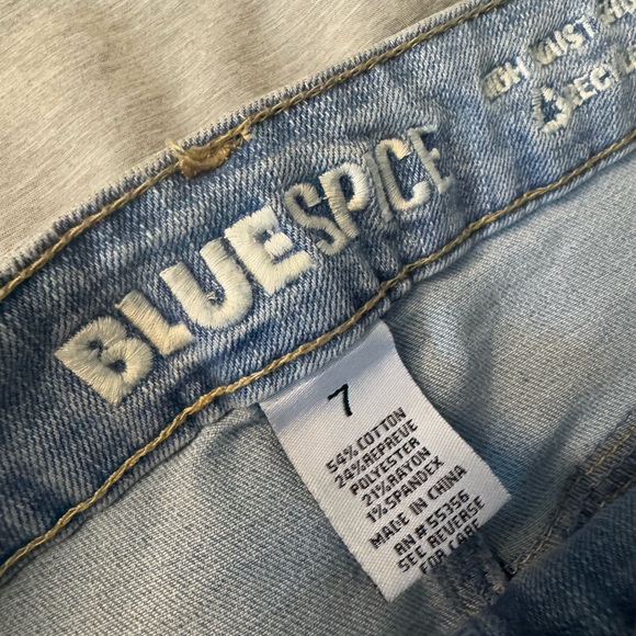 Blue Spice Light Wash Denim Cargo Shorts - Picture 2 of 6